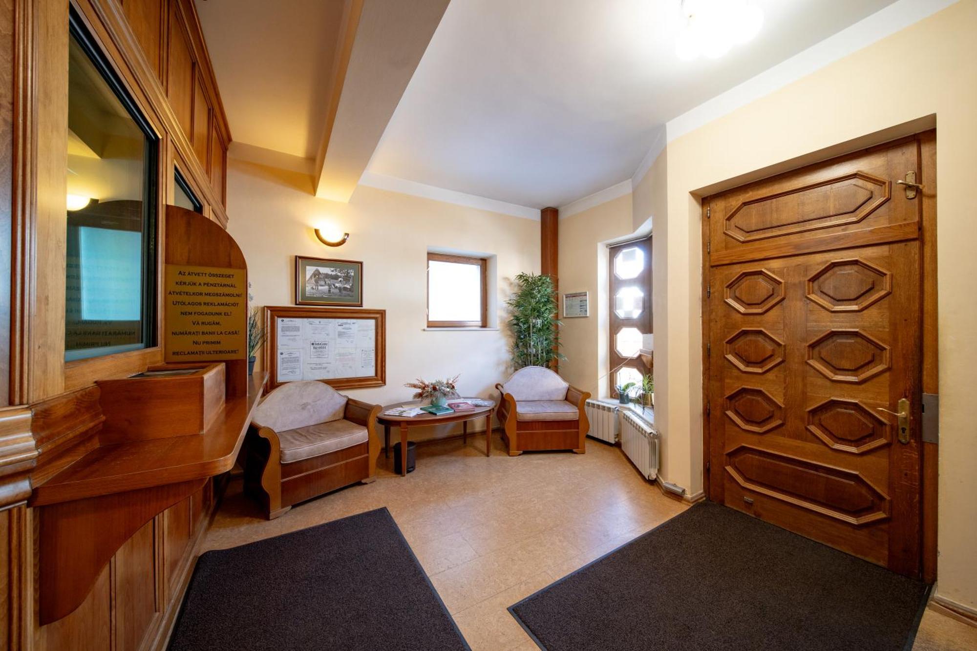 Lilla Panzio Hotel โอดอร์เฮอู เซกุยเอสก์ ภายนอก รูปภาพ