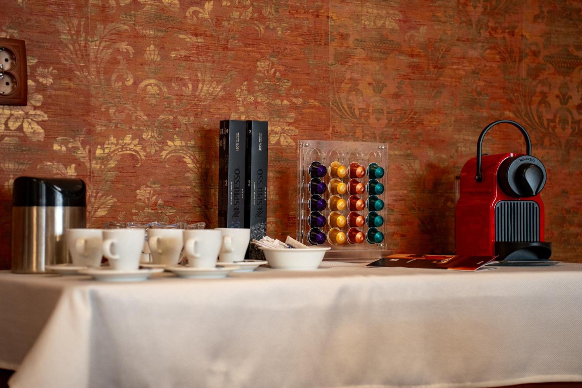 Lilla Panzio Hotel โอดอร์เฮอู เซกุยเอสก์ ภายนอก รูปภาพ