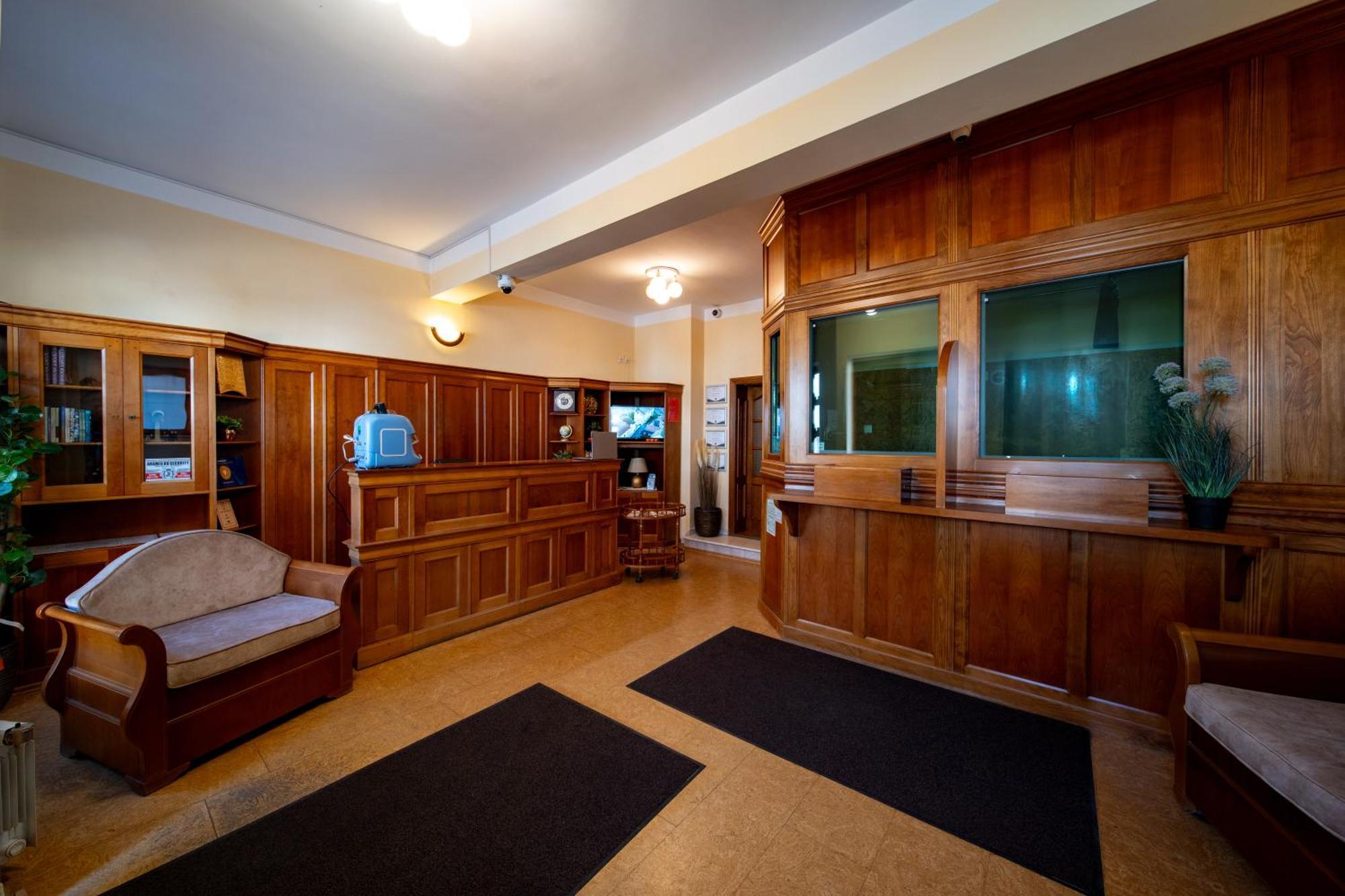 Lilla Panzio Hotel โอดอร์เฮอู เซกุยเอสก์ ภายนอก รูปภาพ