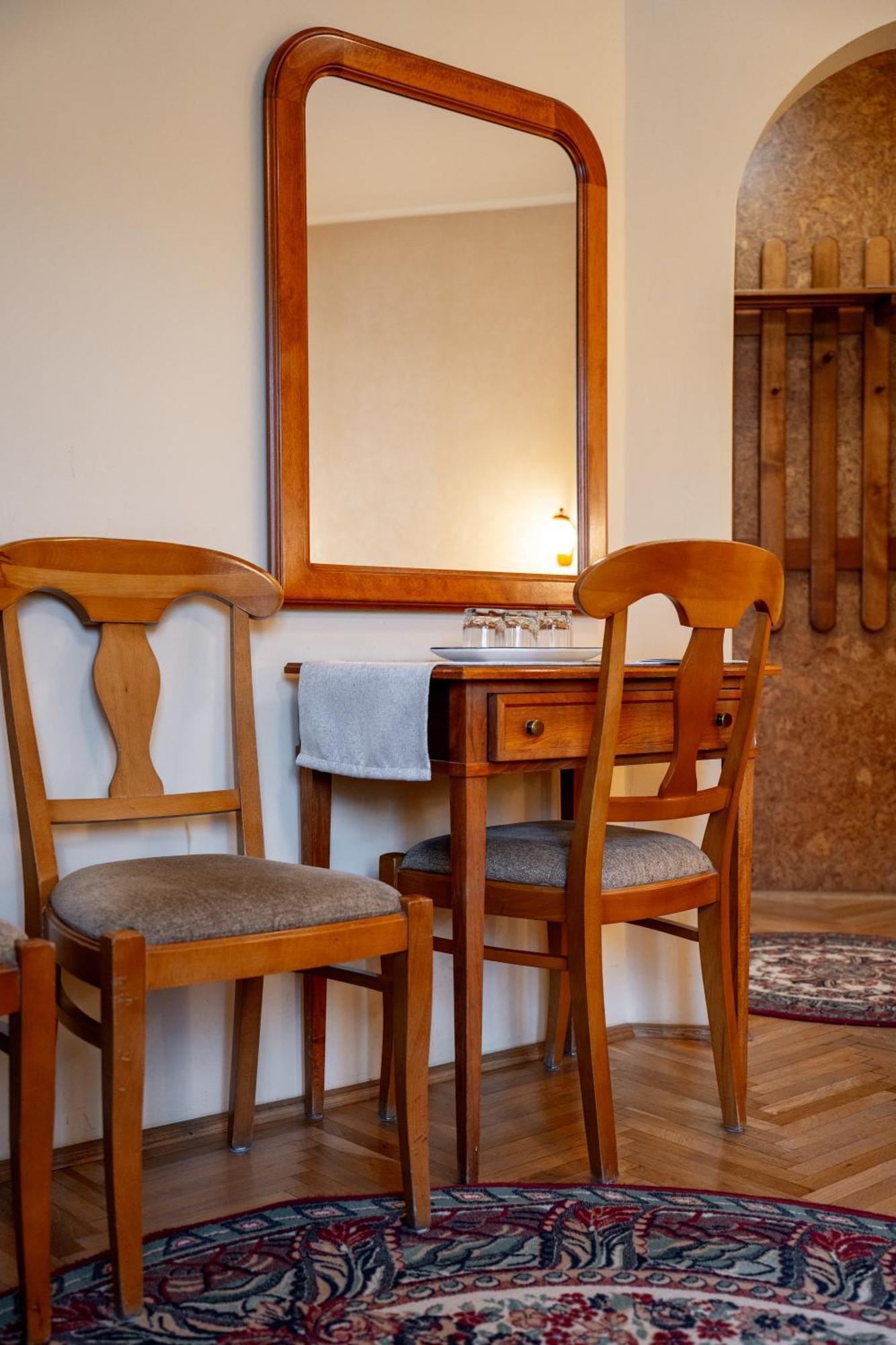 Lilla Panzio Hotel โอดอร์เฮอู เซกุยเอสก์ ภายนอก รูปภาพ