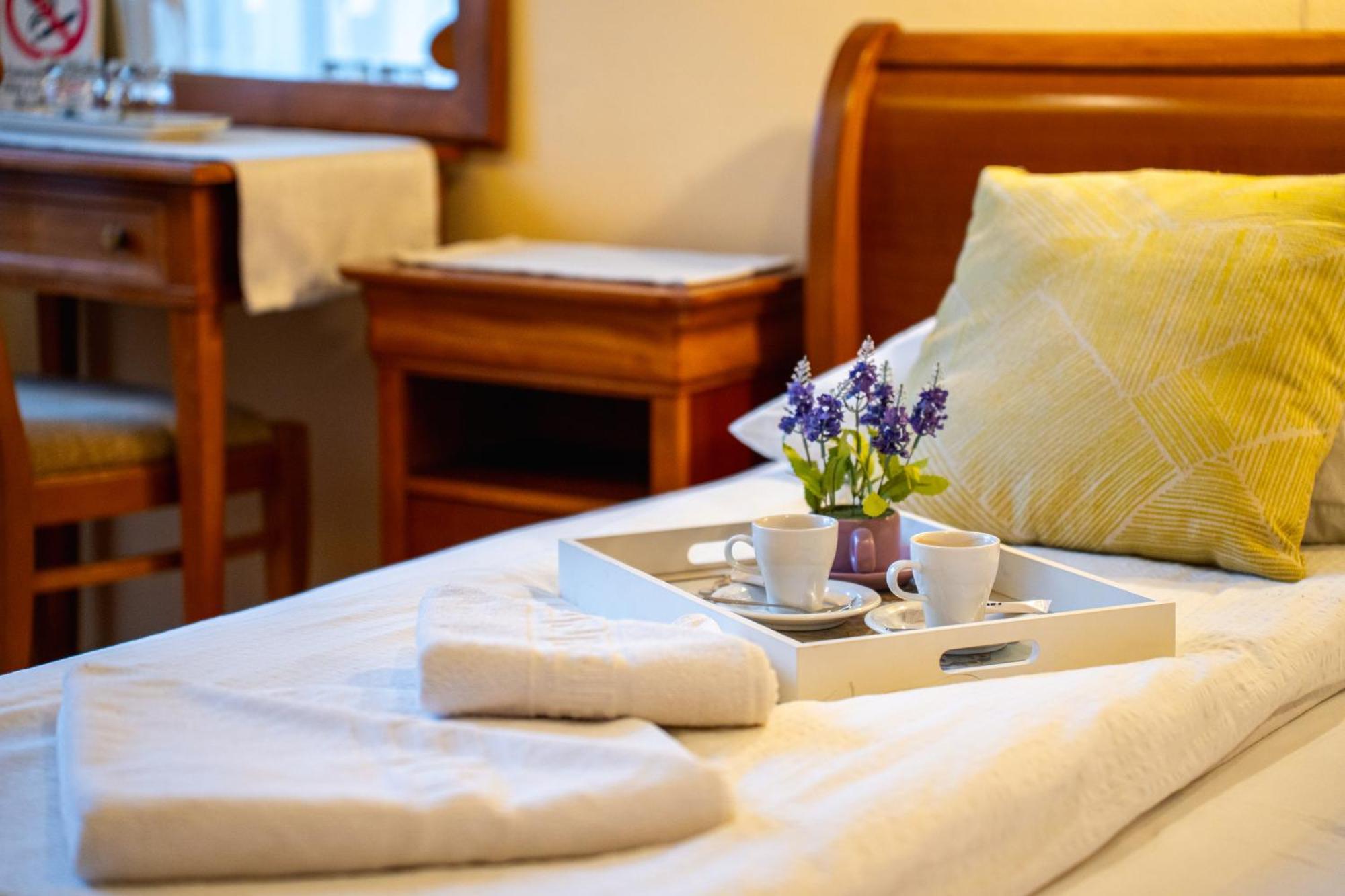 Lilla Panzio Hotel โอดอร์เฮอู เซกุยเอสก์ ภายนอก รูปภาพ