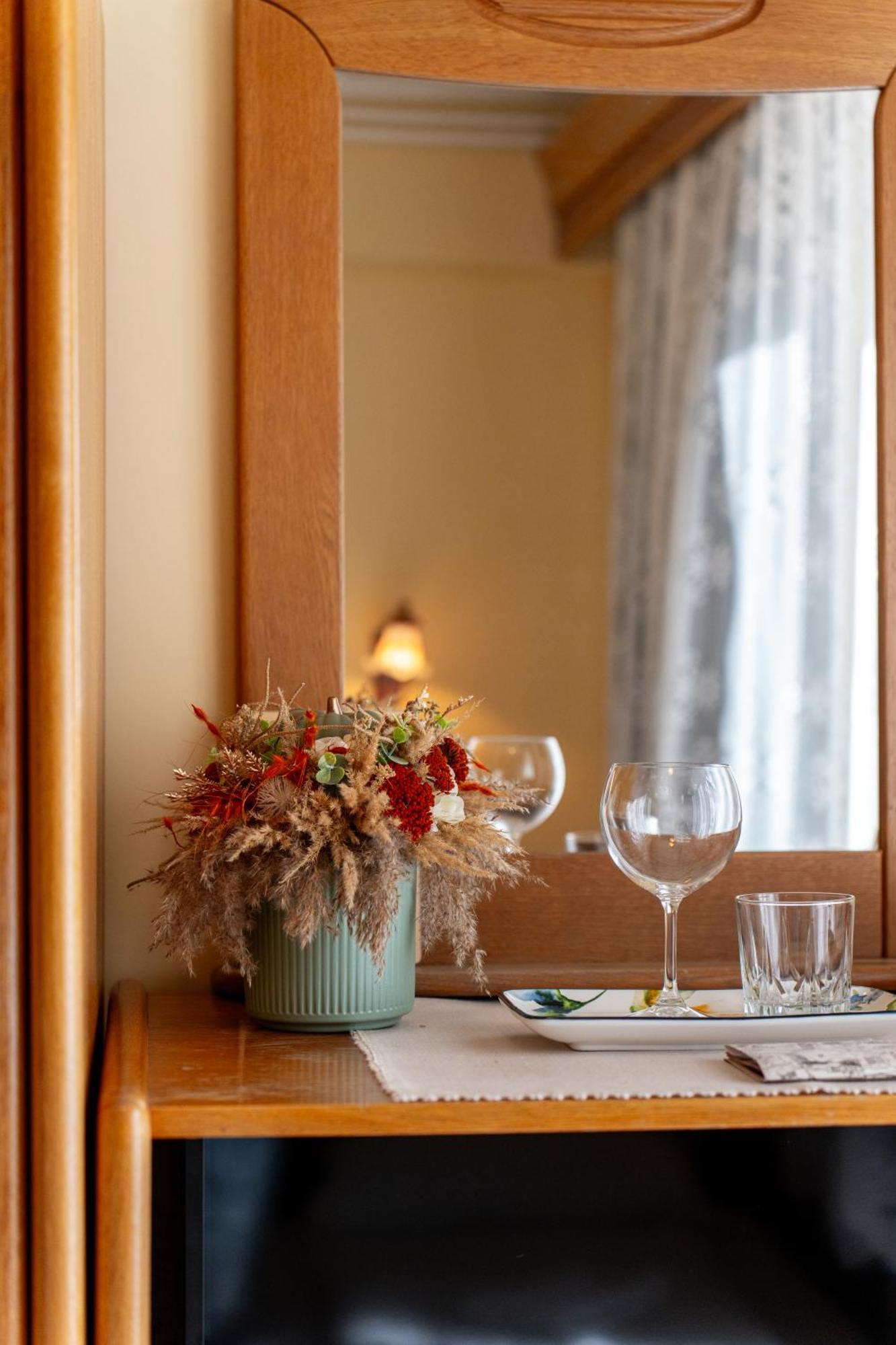 Lilla Panzio Hotel โอดอร์เฮอู เซกุยเอสก์ ภายนอก รูปภาพ